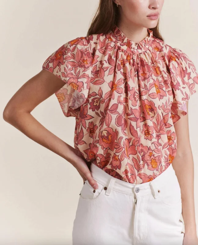 Carla Highneck Shirt In Tea Rose Chic Urban Fashion Look